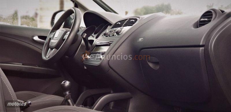 Seat Altea 1.6 TDI 105cv Style EEcomotive de 2011 con 140.000 Km por 8.490 EUR. en Pontevedra