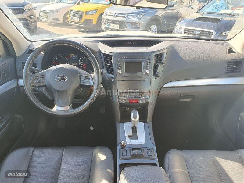 Subaru Outback 2.0 Diesel Executive Plus CVT Lineartr de 2014 con 216.480 Km por 7.900 EUR. en Cadiz