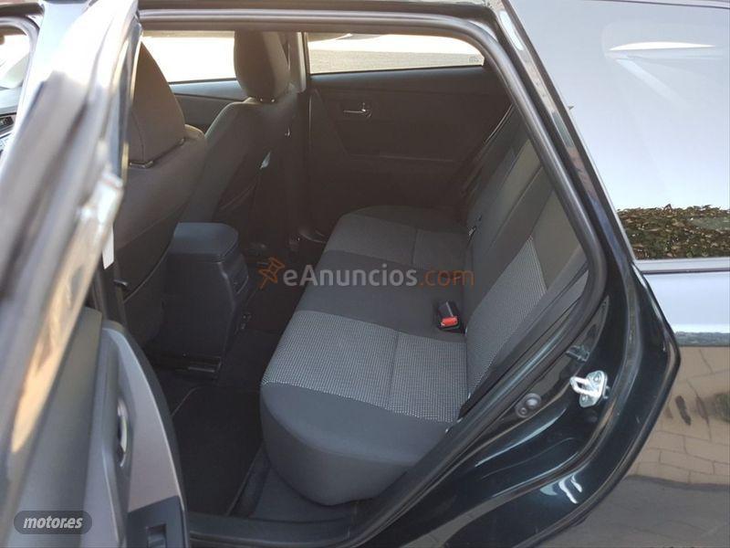 Toyota Auris 120D Active Touring Sports de 2014 con 105.000 Km por 10.950 EUR. en Toledo