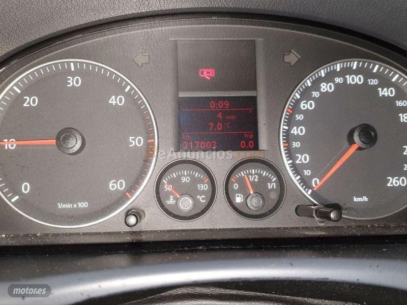 Volkswagen Touran 2.0 TDI TRENDLINE de 2004 con 317.000 Km por 3.900 EUR. en Leon