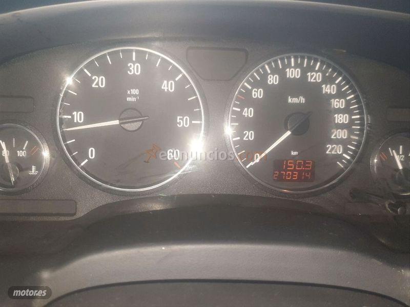 Opel Zafira 2.2 Dti 16v Design Edition de 2004 con 270.000 Km por 2.000 EUR. en Leon