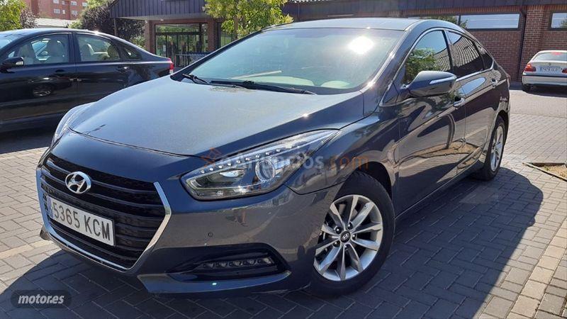 Hyundai i40 CW 1.7 CRDi 85kW 115CV BlueDrive Tecno de 2017 con 195.000 Km por 9.799 EUR. en Madrid