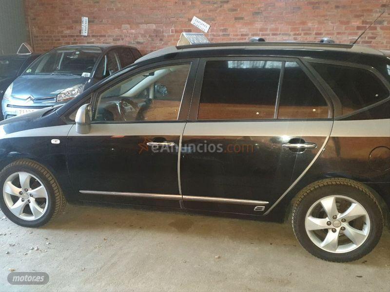 Kia Carens 2.0 CRDI VGT 140cv Emotion 5 plazas de 2008 con 267.000 Km por 4.900 EUR. en Leon