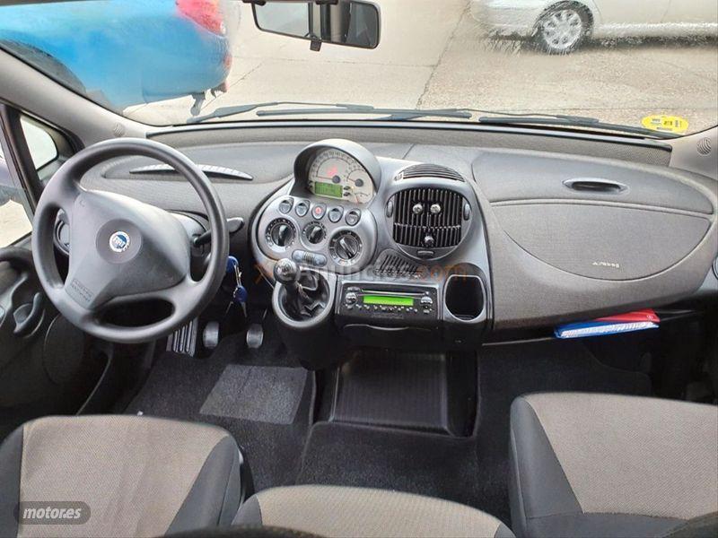 Fiat Multipla 1.9 Multijet Dynamic de 2006 con 84.000 Km por 4.500 EUR. en Salamanca