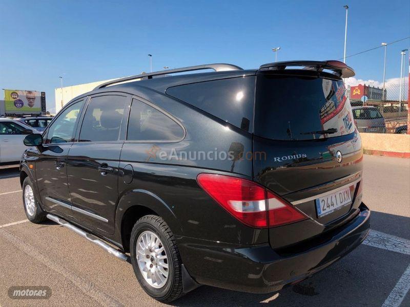 Ssangyong Rodius 270Xdi Limited Auto de 2006 con 148.000 Km por 7.750 EUR. en Alicante