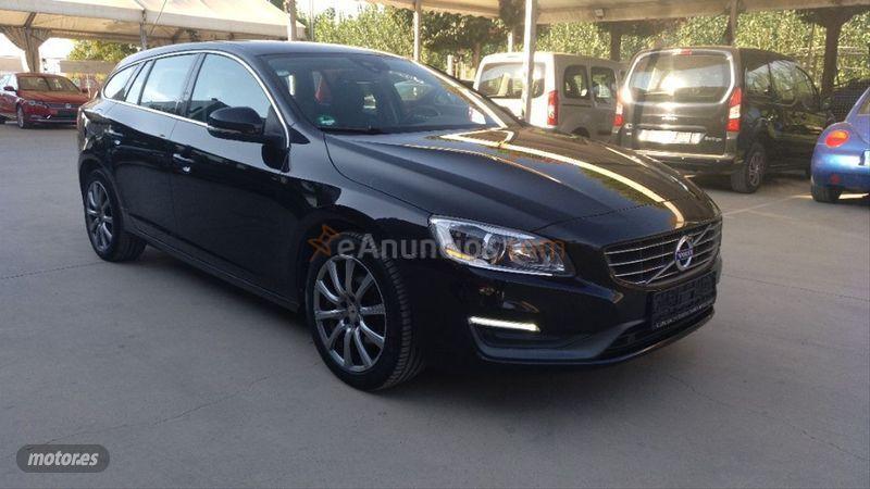 Volvo V 60 2.0 D4 Momentum de 2014 con 120.000 Km por 18.700 EUR. en Granada