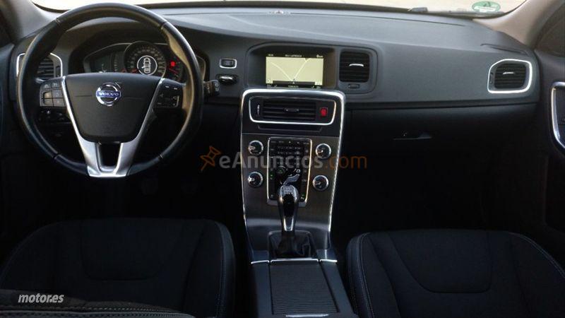 Volvo V 60 2.0 D4 Momentum de 2014 con 120.000 Km por 18.700 EUR. en Granada