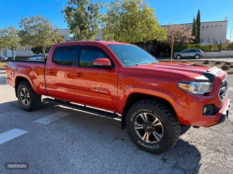 Toyota Hilux 2.4 D4D Cabina Doble VXL AT de 2017 con 99.200 Km por 49.990 EUR. en Ciudad Real