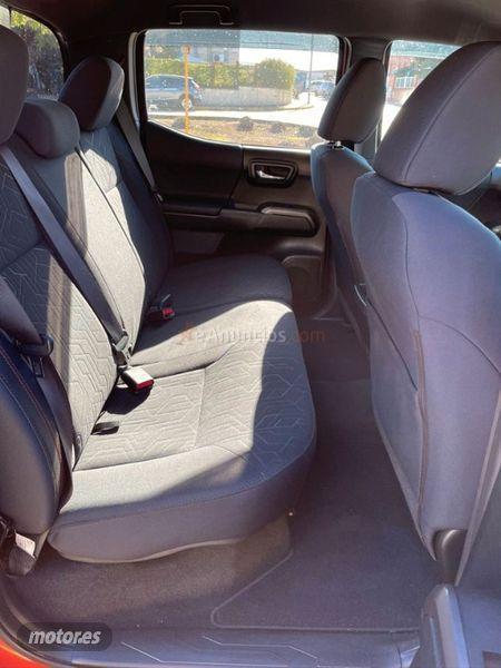 Toyota Hilux 2.4 D4D Cabina Doble VXL AT de 2017 con 99.200 Km por 49.990 EUR. en Ciudad Real