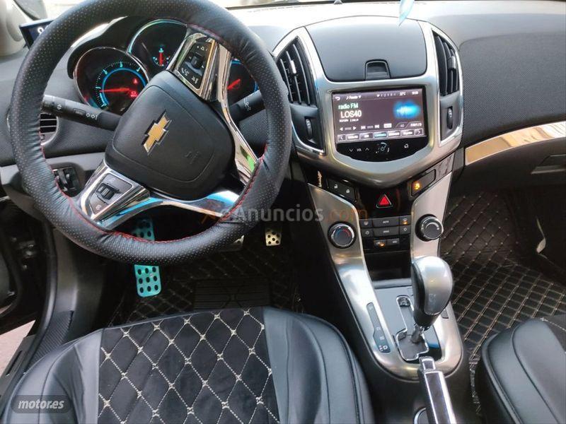 Chevrolet Cruze 2.0 VCDi LTZ Auto de 2014 con 220.000 Km por 6.300 EUR. en Madrid