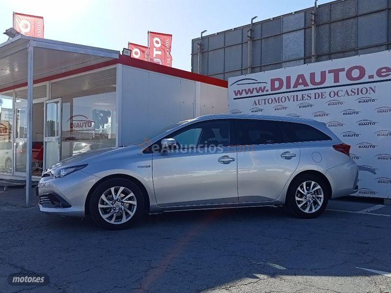Toyota Auris 1.8 140H Active Touring Sports de 2018 con 191.000 Km por 13.900 EUR. en Cadiz