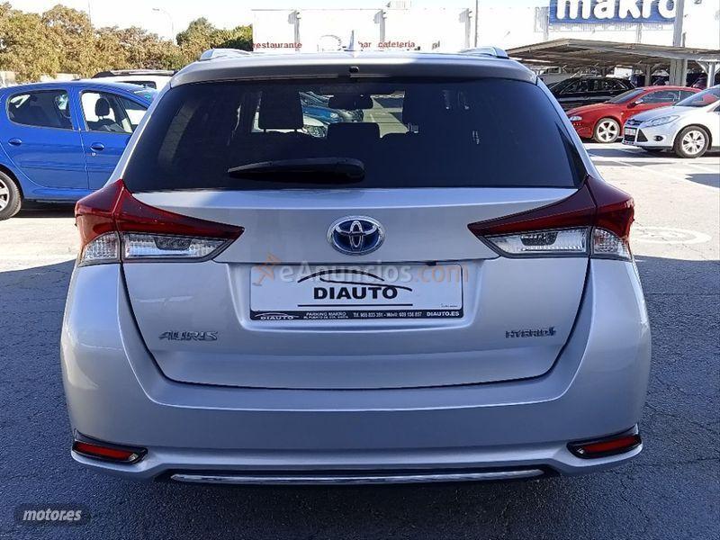 Toyota Auris 1.8 140H Active Touring Sports de 2018 con 191.000 Km por 13.900 EUR. en Cadiz