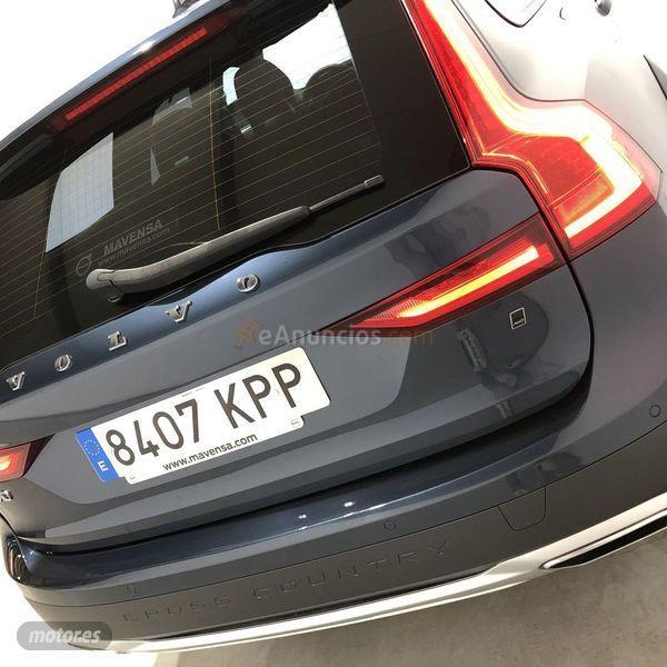 Volvo V 90 2.0 D4 AWD Auto de 2020 con 53.936 Km por 38.900 EUR. en Badajoz