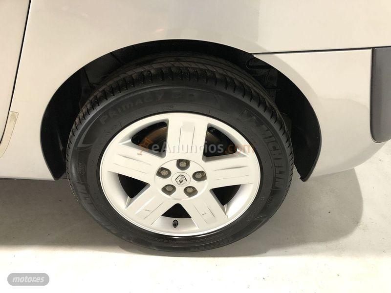 Renault Espace AUTHENTIQUE 2.2DCI de 2002 con 180.202 Km por 4.500 EUR. en Badajoz