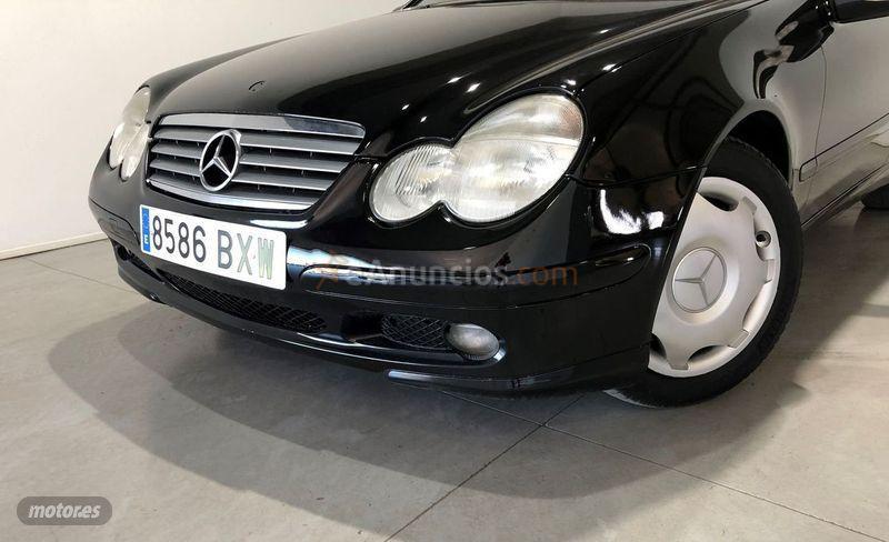 Mercedes Clase C C 180 SPORT de 2000 con 318.709 Km por 3.599 EUR. en Badajoz