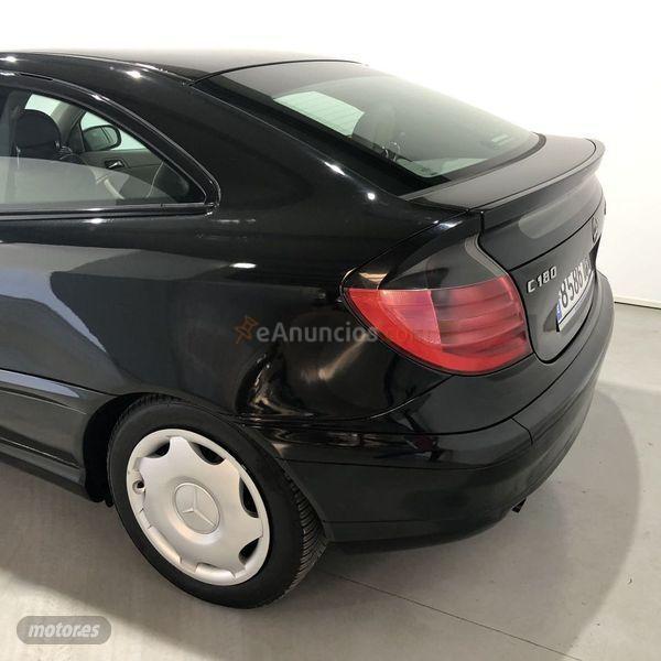 Mercedes Clase C C 180 SPORT de 2000 con 318.709 Km por 3.599 EUR. en Badajoz