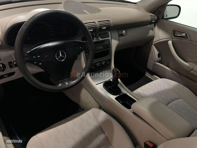 Mercedes Clase C C 180 SPORT de 2000 con 318.709 Km por 3.599 EUR. en Badajoz
