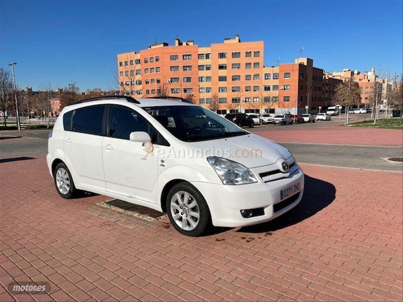 Toyota Corolla Verso 2.0 D4D Sol de 2005 con 340.000 Km por 2.600 EUR. en Madrid
