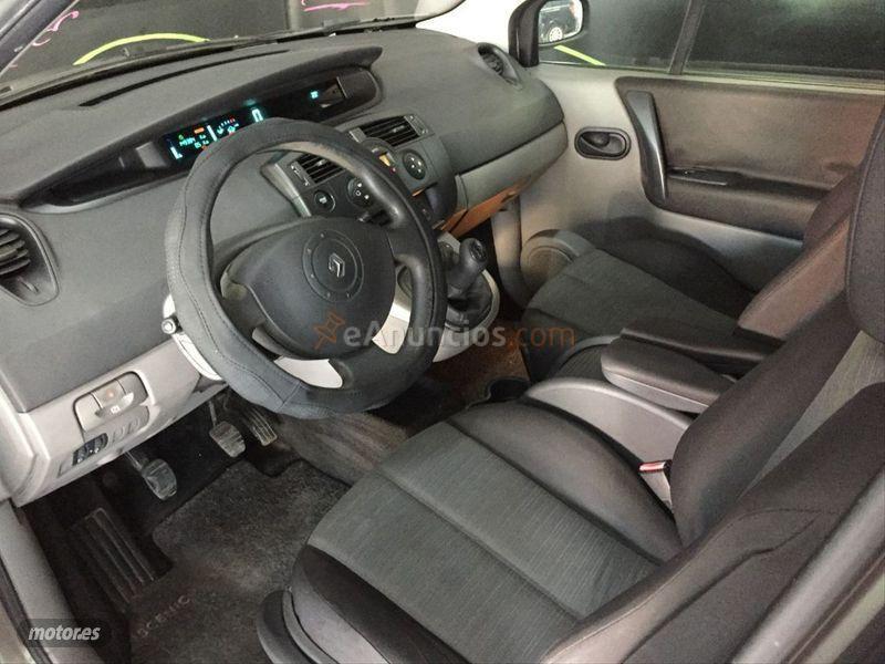 Renault Scenic CONFORT AUTHENTIQUE 1.5DCI100 de 2004 con 170.000 Km por 3.900 EUR. en Valencia