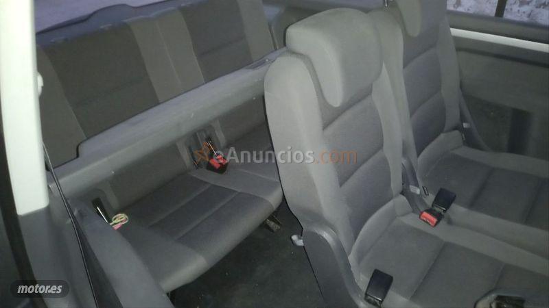 Volkswagen Touran 1.6 TDI 105cv DSG Advance de 2013 con 128.000 Km por 13.500 EUR. en Barcelona