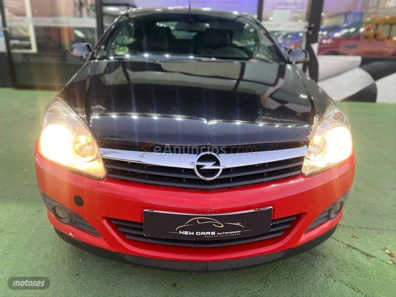 Opel Astra Twin Top 1.9 CDTi Cosmo de 2007 con 219.000 Km por 1.800 EUR. en Albacete