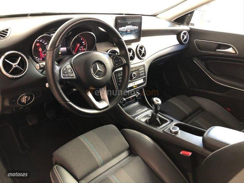 Mercedes Clase CLA CLA 200 d Urban Shooting Brake de 2016 con 67.000 Km por 23.800 EUR. en Navarra