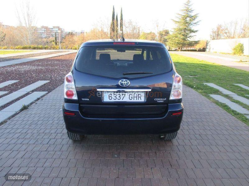 Toyota Corolla Verso 1.8 VVTi Luna de 2009 con 198.000 Km por 4.990 EUR. en Madrid