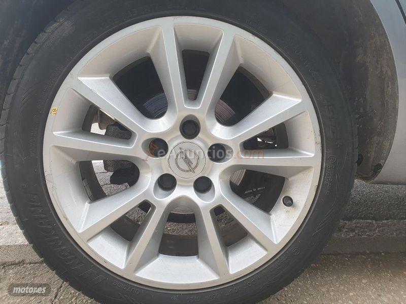 Opel Zafira Cosmo 1.9 CDTi 16v de 2006 con 350.000 Km por 2.600 EUR. en Zaragoza