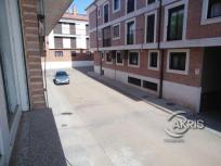 Piso de 2 dormitorios con patio , en Azucaica