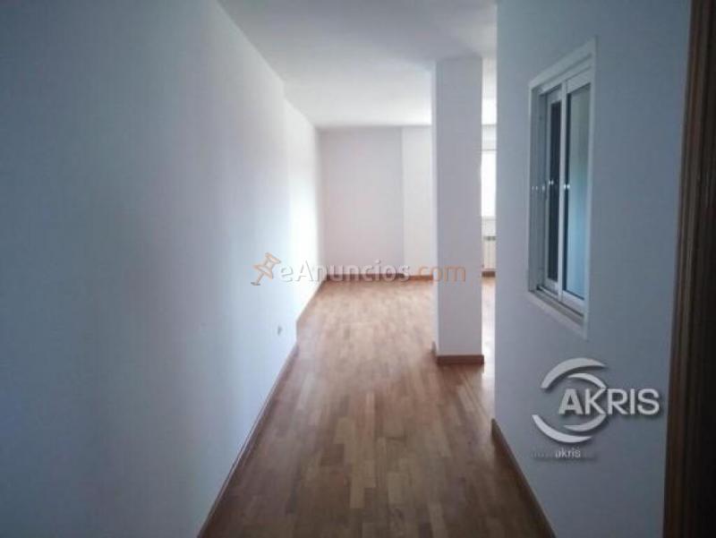 Piso de 2 dormitorios con patio , en Azucaica