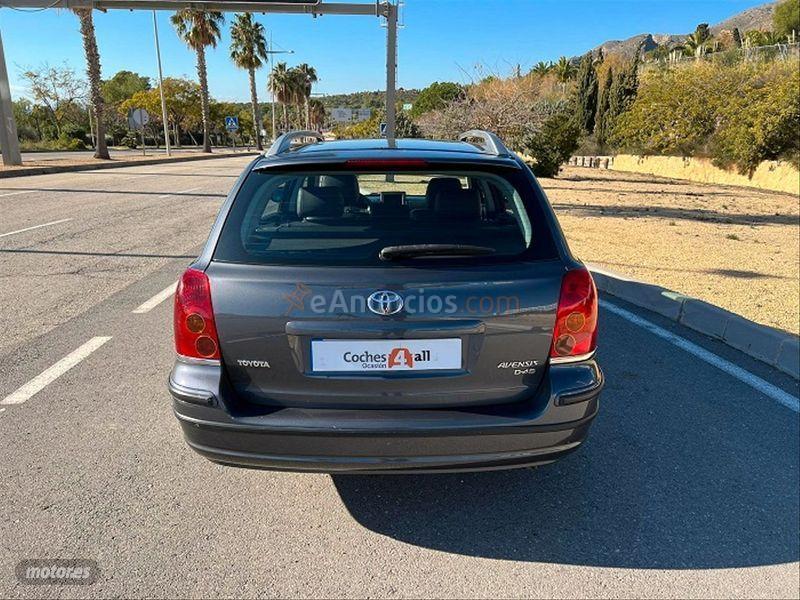 Toyota Avensis 2.2 D4D Clean Power Executive de 2005 con 155.000 Km por 4.995 EUR. en Alicante