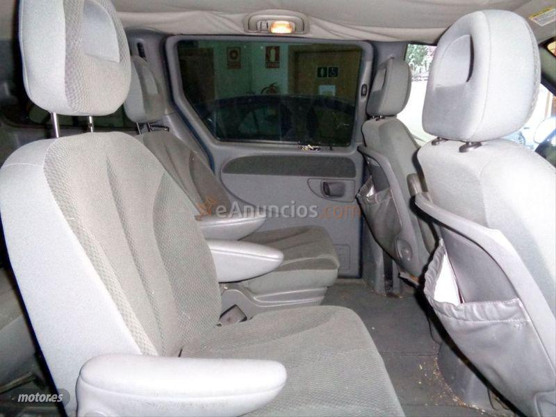 Chrysler Voyager LX 2.5 CRD de 2004 con 177.121 Km por 1.980 EUR. en Toledo