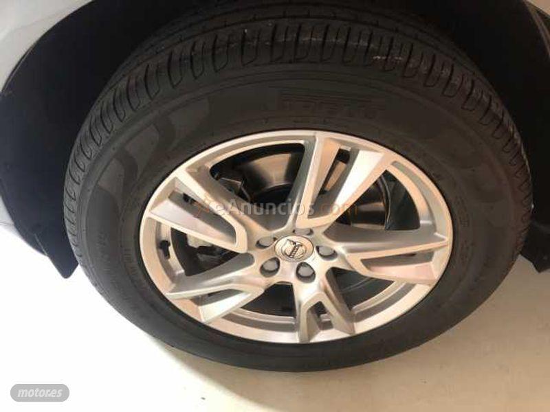Volvo XC 60 XC60 D4 AWD Momentum Automatico de 2018 con 70.000 Km por 37.900 EUR. en Madrid