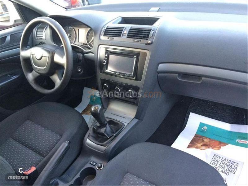 Skoda Octavia Combi 1.6 TDI CR 105cv Ambition de 2013 con 258.000 Km por 6.490 EUR. en Vizcaya