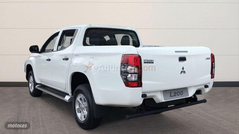 Mitsubishi L 200 DC 220 DID MPro de 2021 por 29.295 EUR. en Madrid