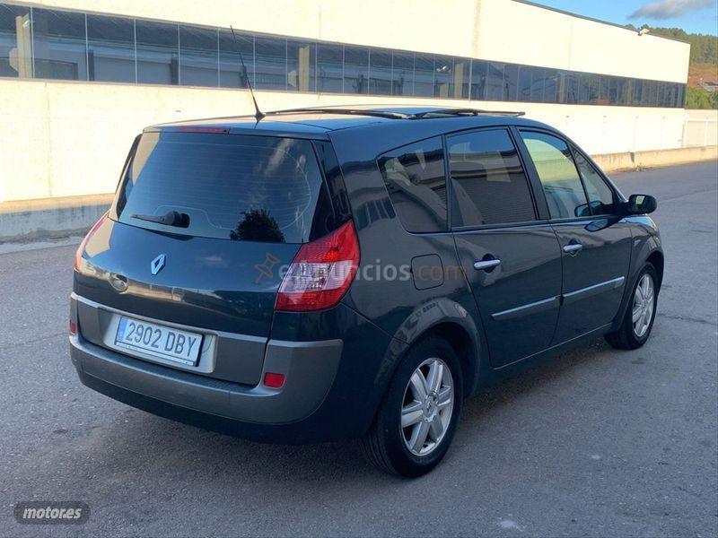 Renault Scenic CONFORT AUTHENTIQUE 1.5DCI80 de 2004 con 198.000 Km por 2.900 EUR. en Barcelona