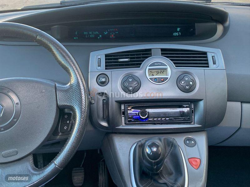 Renault Scenic CONFORT AUTHENTIQUE 1.5DCI80 de 2004 con 198.000 Km por 2.900 EUR. en Barcelona
