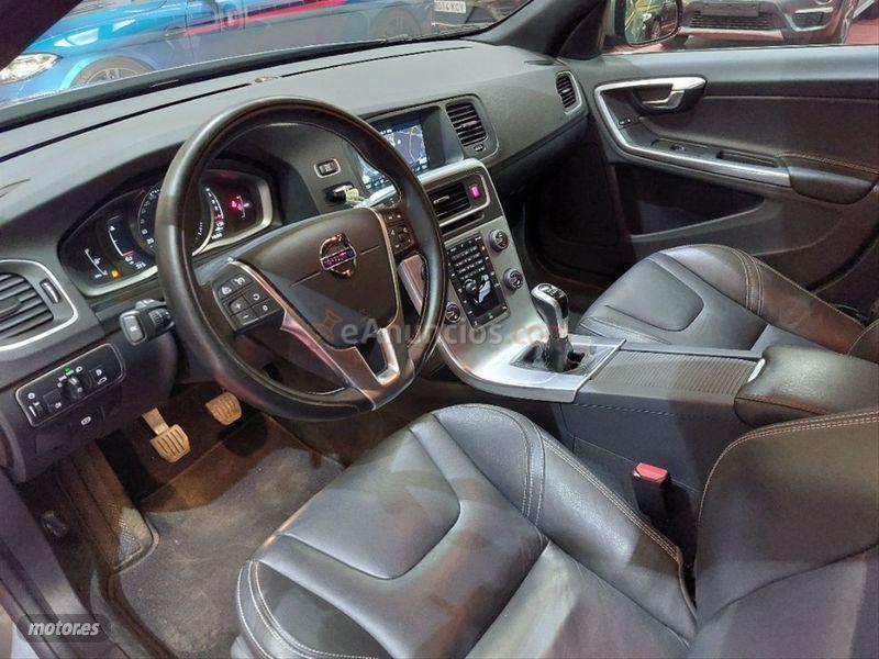 Volvo V 60 2.0 D3 Summum de 2017 con 122.000 Km por 18.490 EUR. en Madrid