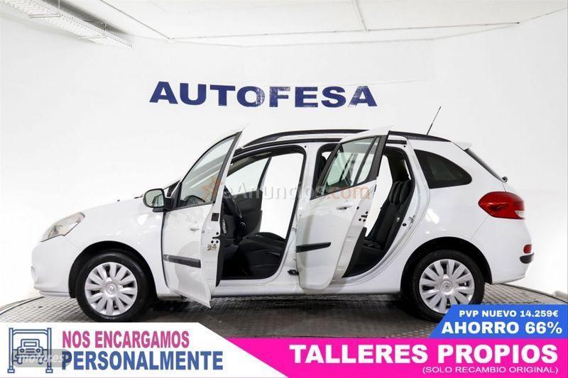 Renault Clio Grand Tour Authentique 1.5dCi 85cv eco2 de 2010 con 124.180 Km por 5.350 EUR. en Madrid