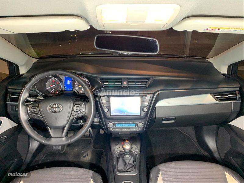 Toyota Avensis 2.0 150D ADVANCE TS de 2016 con 128.875 Km por 12.900 EUR. en Cantabria