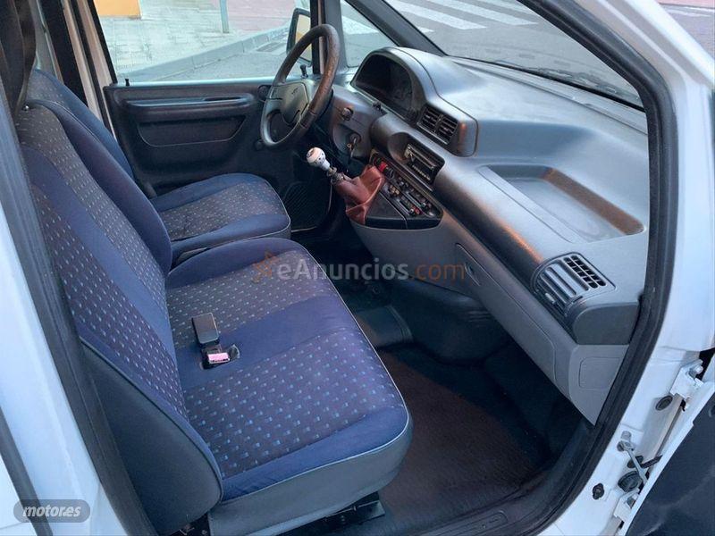 Citroen Jumpy JUMPY 1.9 D COMBI CONFORT 8PL. de 2002 con 234.138 Km por 2.999 EUR. en Sevilla