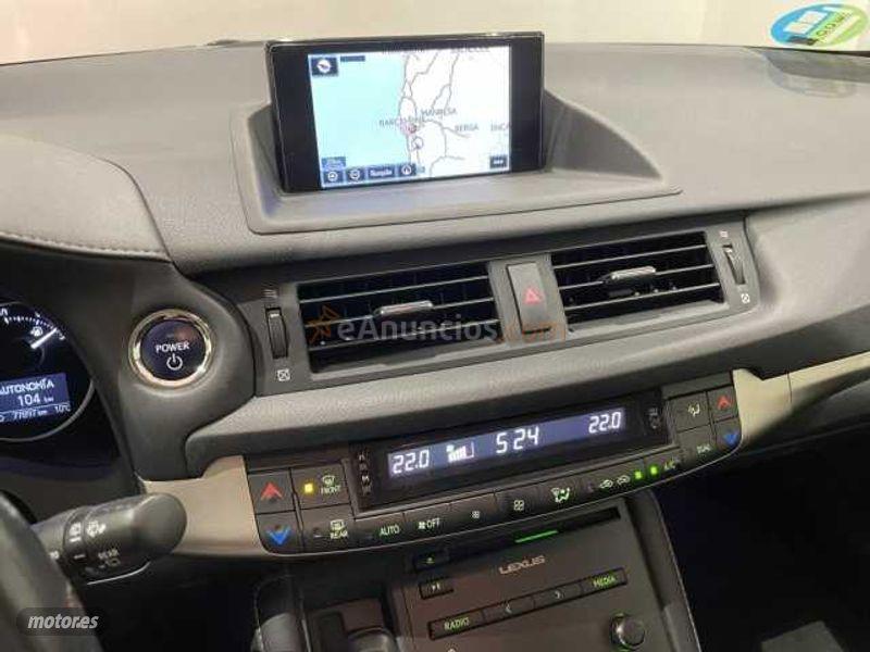 Lexus CT 200h CT 200h Executive+Navibox de 2015 con 77.900 Km por 13.900 EUR. en Barcelona