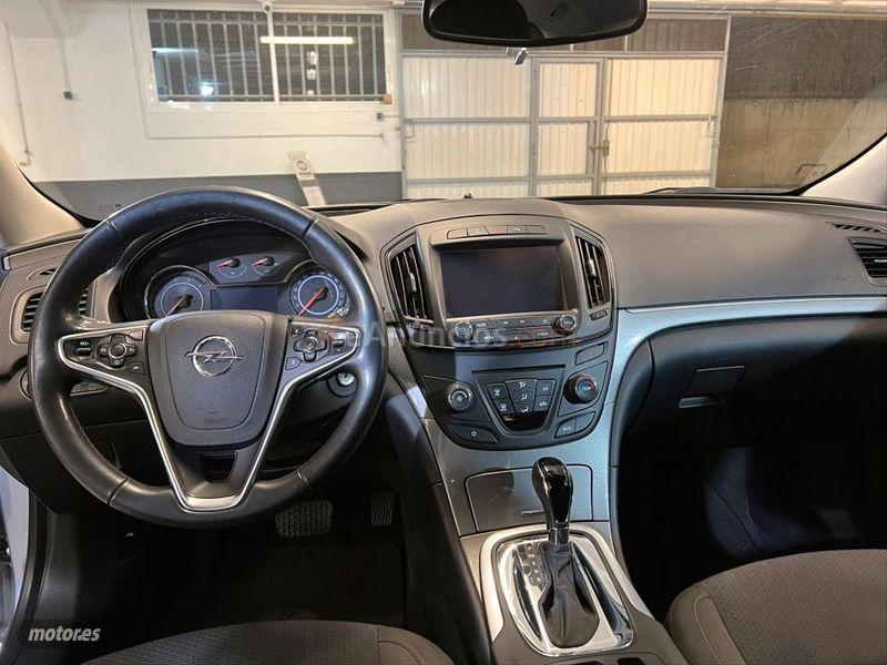 Opel Insignia ST 2.0 CDTI 130 CV Selective Auto de 2015 con 231.000 Km por 9.490 EUR. en Madrid