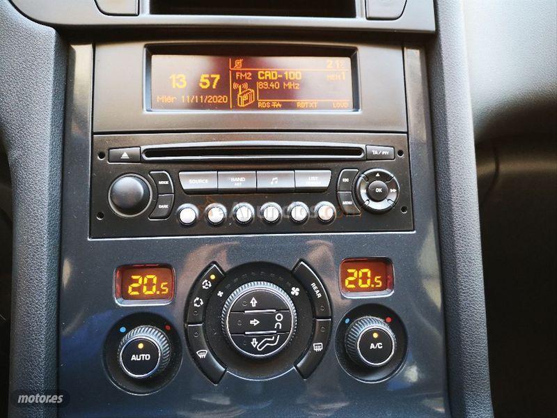 Peugeot 5008 Business Line 1.6 HDI 112 FAP de 2011 con 108.000 Km por 9.400 EUR. en Malaga