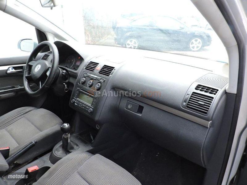 Volkswagen Touran 2.0 TDI ADVANCE de 2004 con 283.272 Km por 2.200 EUR. en La Rioja