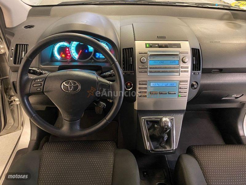 Toyota Corolla Verso 2.2 D4D 136 CV Sol de 2008 con 65.000 Km por 7.500 EUR. en Madrid