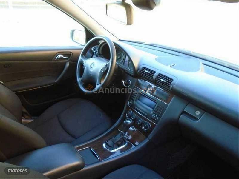 Mercedes Clase C C 220 CDI Classic Familiar de 2005 con 350.795 Km por 3.999 EUR. en Madrid