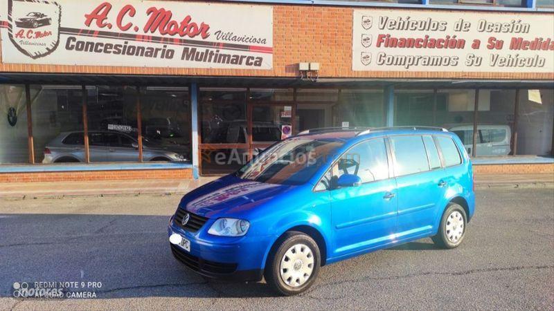 Volkswagen Touran 1.6 CONCEPTLINE de 2005 con 199.000 Km por 4.000 EUR. en Madrid