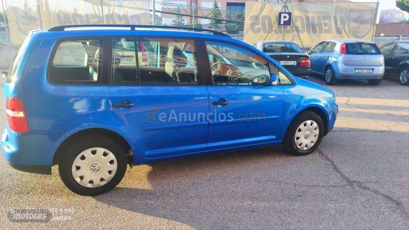 Volkswagen Touran 1.6 CONCEPTLINE de 2005 con 199.000 Km por 4.000 EUR. en Madrid