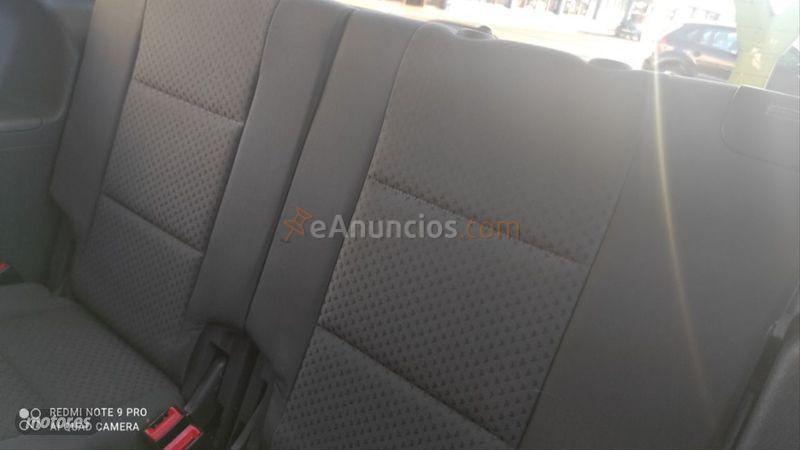 Volkswagen Touran 1.6 CONCEPTLINE de 2005 con 199.000 Km por 4.000 EUR. en Madrid